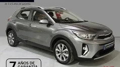 Gris Usado 2024 Kia Stonic SUV | 18.200 € (Precio justo)