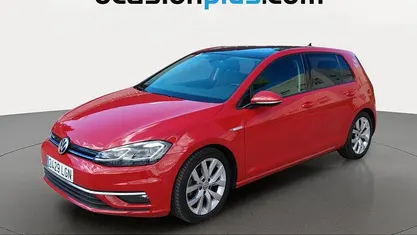 Usado VW Golf VIII Sportline 130 CV (95 kW) 2020 Rojo Utilitario