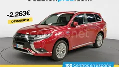 Rojo Usado 2021 Mitsubishi Outlander P-HEV SUV | 24.300 € (Precio justo)