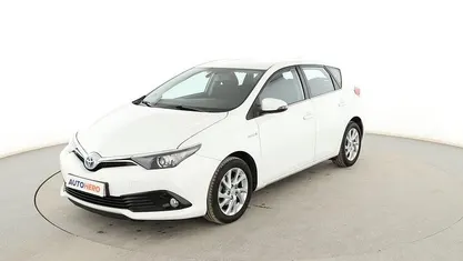 Usado Toyota Auris Hybrid Active 136 CV (100 kW) 2016 Blanco Utilitario