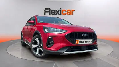 Usado Ford Focus Active X 116 CV (85 kW) 2024 Rojo Berlina
