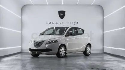Usado Lancia Ypsilon Silver 69 CV (50 kW) 2012 Blanco Utilitario