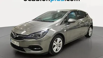 Usado Opel Astra GS Line 110 CV (80 kW) 2020 Gris Utilitario