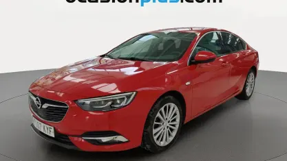 Usado Opel Insignia Innovation 166 CV (122 kW) 2019 Rojo Berlina