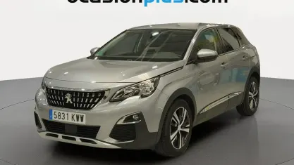 Usado Peugeot 3008 Allure 131 CV (96 kW) 2019 Gris SUV
