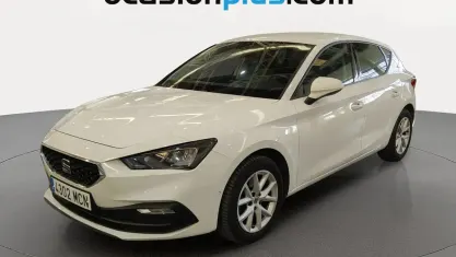 Usado Seat Leon Style 110 CV (80 kW) 2022 Blanco Utilitario