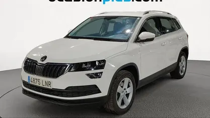 Usado Skoda Karoq Ambition 150 CV (110 kW) 2021 Blanco SUV