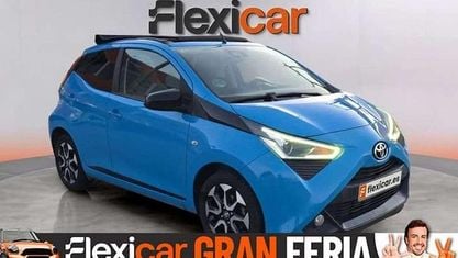 Używany Toyota Aygo X-wave 72 KM (52 kW) 2018 Niebieski Hatchback