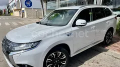 Blanco silky (perlado) Usado 2018 Mitsubishi Outlander P-HEV SUV | 19.899 € (Precio justo)