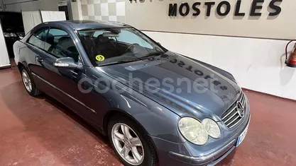 Usado Mercedes CLK240 Avantgarde 170 CV (125 kW) 2004 Gris / plata Coupe