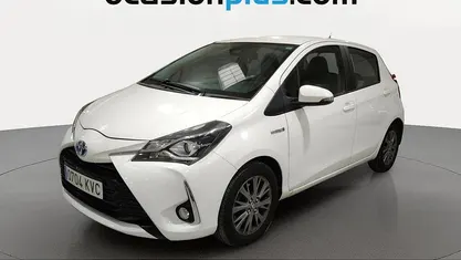 Usado Toyota Yaris Hybrid Active 100 CV (73 kW) 2019 Blanco Utilitario