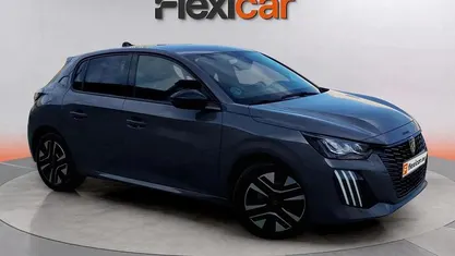 Usado Peugeot 208 Allure 102 CV (75 kW) 2024 Gris Utilitario