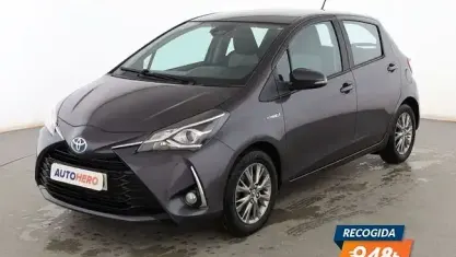 Occasion Toyota Yaris Hybrid Active 101 PK (74 kW) 2019 Grijs Sedan