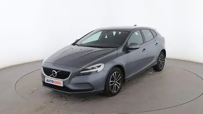 Usado Volvo V40 Momentum 122 CV (89 kW) 2018 Gris Utilitario