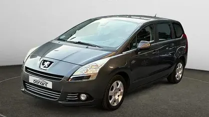 Usado Peugeot 5008 Premium 112 CV (82 kW) 2010 Gris Monovolumen