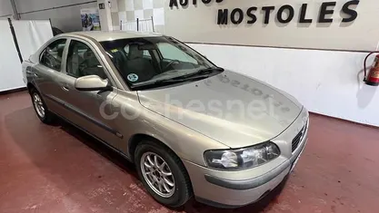 Beige Usado 2001 Volvo S60 Berlina | 2995 € (Precio justo)