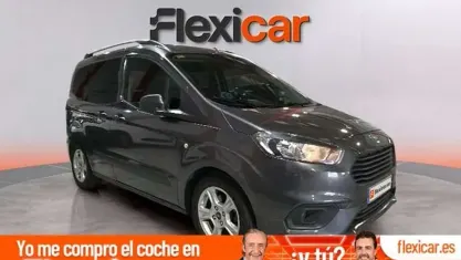 Usado Ford Tourneo Courier Titanium 102 CV (75 kW) 2018 Gris Monovolumen