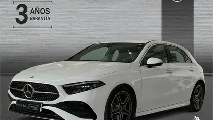 Begagnad Mercedes A180 AMG line 136 HK (100 kW) 2025 Vit Sedan