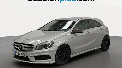 Usado Mercedes A200 AMG line 136 CV (100 kW) 2013 Gris plata Utilitario