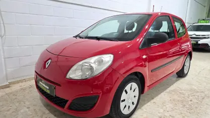 Usado Renault Twingo Authentique 76 CV (55 kW) 2010 Rojo Utilitario