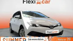 Blanco Usado 2018 Toyota Auris Hybrid Business Edition Berlina | 15.890 € (Precio justo)