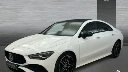 Usado Mercedes CLA200 163 CV (119 kW) 2024 Blanco polar Coupe