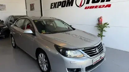 Usado Renault Latitude Privilege 150 CV (110 kW) 2011 Gris Berlina