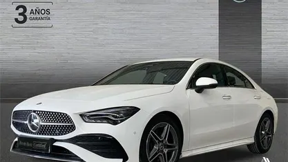Usado Mercedes CLA200 AMG line 163 CV (119 kW) 2024 Blanco Berlina