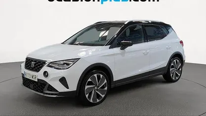 Usado Seat Arona FR 150 CV (110 kW) 2024 Blanco SUV
