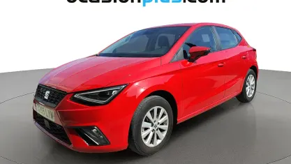 Usado Seat Ibiza Style Plus 110 CV (80 kW) 2022 Rojo Utilitario