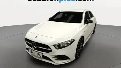 Usado Mercedes A180 AMG 116 CV (85 kW) 2021 Blanco Utilitario