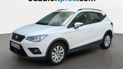 Usado Seat Arona Style 110 CV (80 kW) 2021 Blanco SUV