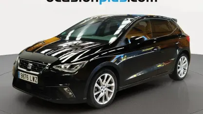 Usado Seat Ibiza FR 150 CV (110 kW) 2022 Negro Utilitario
