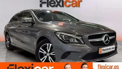 Usado Mercedes CLA200 Shooting Brake 136 CV (100 kW) 2017 Gris Familiar