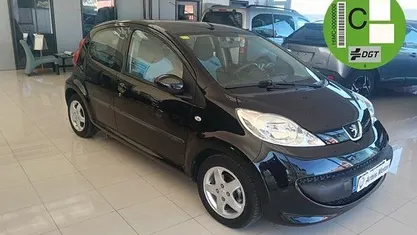 Negro Usado 2008 Peugeot 107 Urban Move Utilitario | 4950 € (Precio justo)