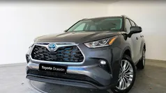 Gris / plata Usado 2024 Toyota Highlander Advance SUV | 60.900 € (Buen precio)