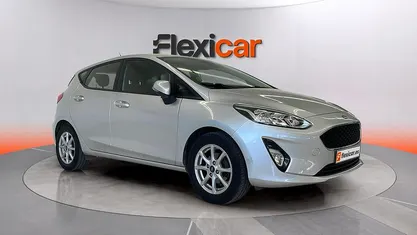 Usado Ford Fiesta Trend 86 CV (63 kW) 2018 Gris Utilitario