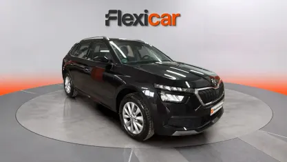 Usado Skoda Kamiq Ambition 110 CV (80 kW) 2021 Negro SUV