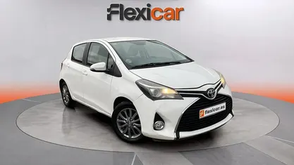 Usado Toyota Yaris Active 99 CV (72 kW) 2016 Blanco Utilitario