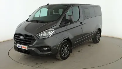 Usado Ford Tourneo Trend 130 CV (95 kW) 2022 Gris Monovolumen