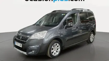 Usado Peugeot Partner Tepee Outdoor 120 CV (88 kW) 2017 Gris Monovolumen