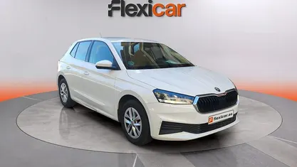 Usado Skoda Fabia Active 95 CV (69 kW) 2022 Blanco Utilitario