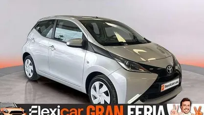 Usado Toyota Aygo X-cite 72 CV (52 kW) 2017 Gris Utilitario