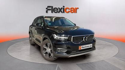 Usado Volvo XC40 Momentum 163 HP (119 kW) 2021 Preto SUV