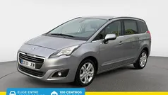 Gris Usado 2015 Peugeot 5008 Style Monovolumen | 11.090 € (Precio justo)