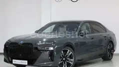 Usado 2023 BMW 750e Comfort Edition Berlina | 122.000 €