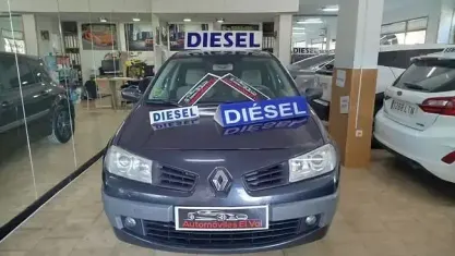 Usado Renault Mégane III Dynamique 106 CV (77 kW) 2008 Negro
