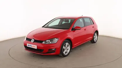 Usado VW Golf VII Advance 125 CV (91 kW) 2016 Rojo Berlina