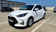 Blanco Usado 2021 Toyota Yaris Hybrid Business Edition Utilitario | 18.990 € (Precio justo)