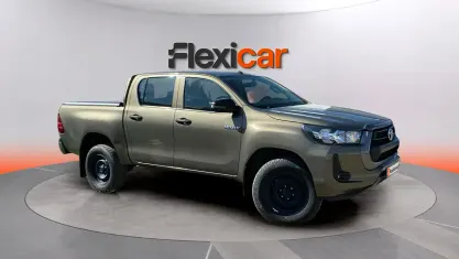 Usado Toyota HiLux 150 CV (110 kW) 2021 Verde Pickup/Camioneta